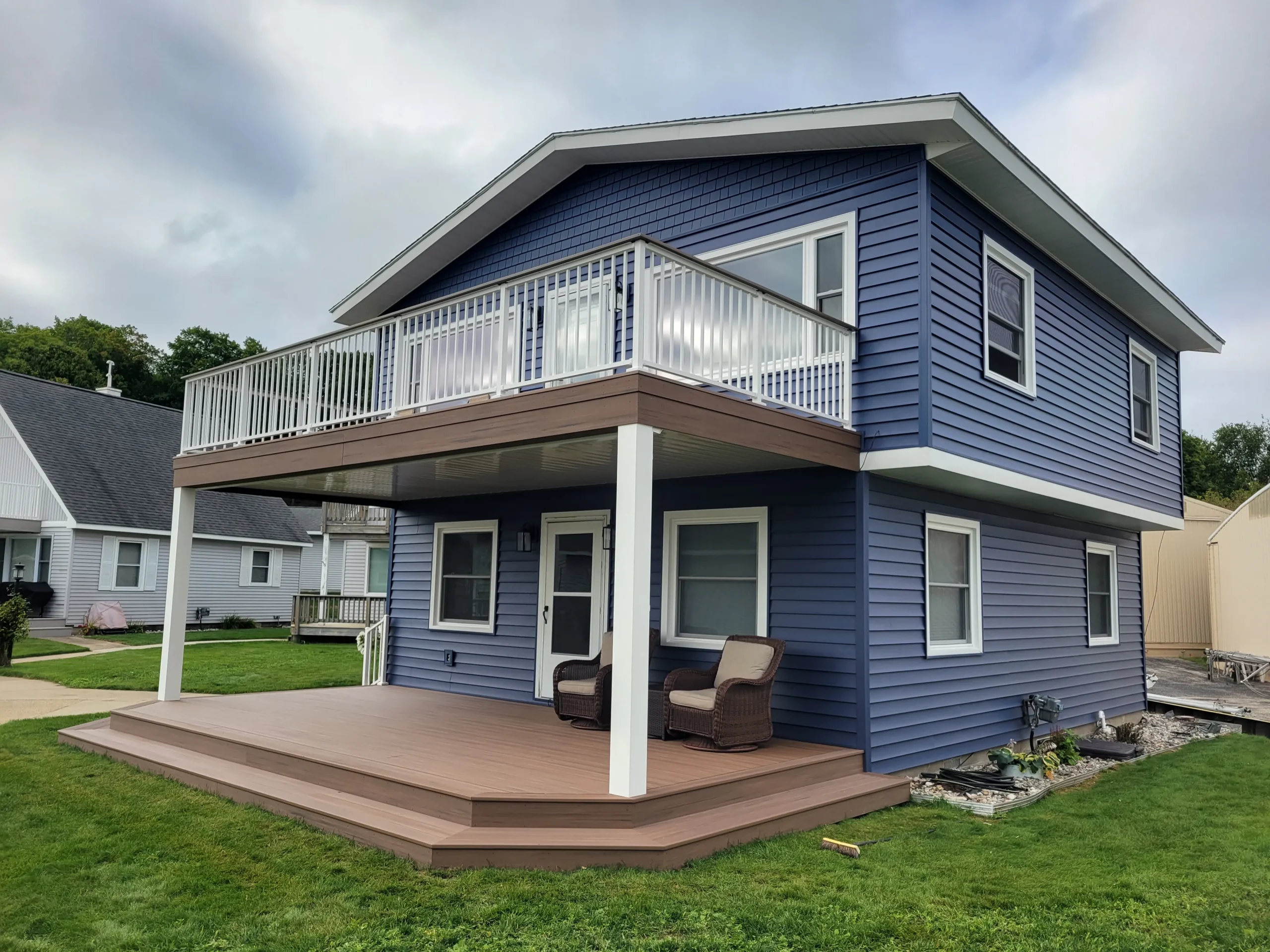 Exterior glass railing installation