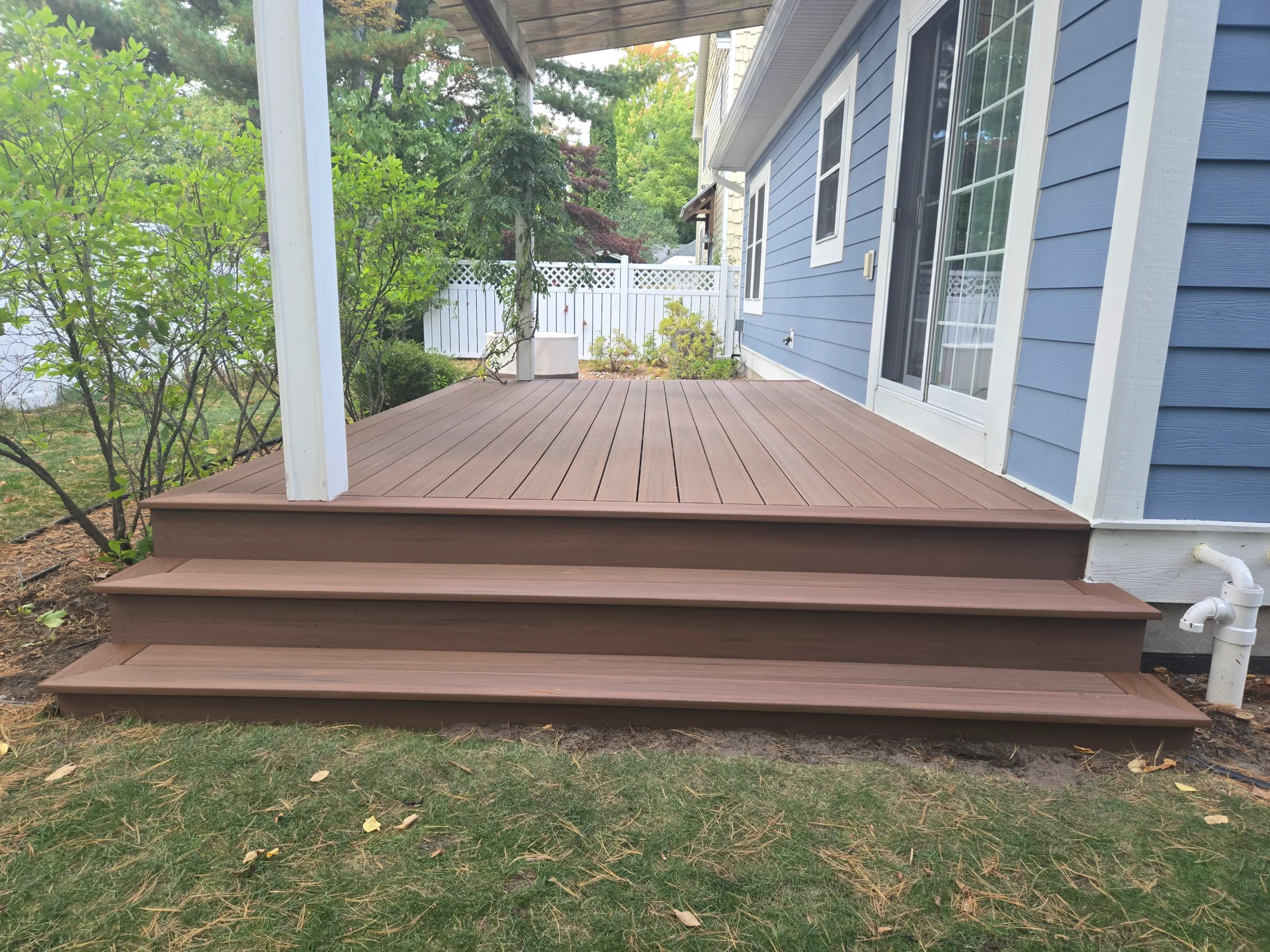 Commercial glass deck railing mi